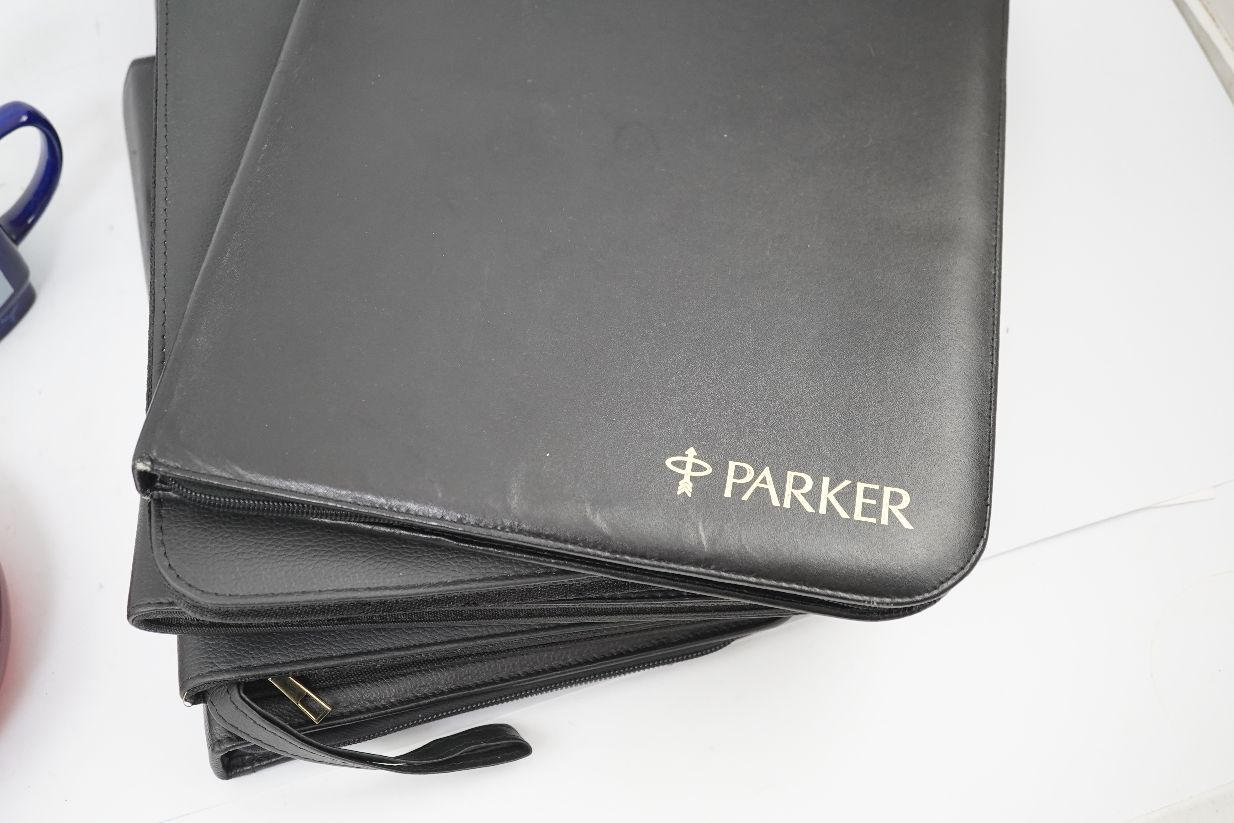 Parker display items, pen cases and others (8)